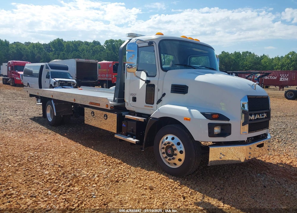 2024 MACK MD VIN: 1M2MDBAA8RS011995