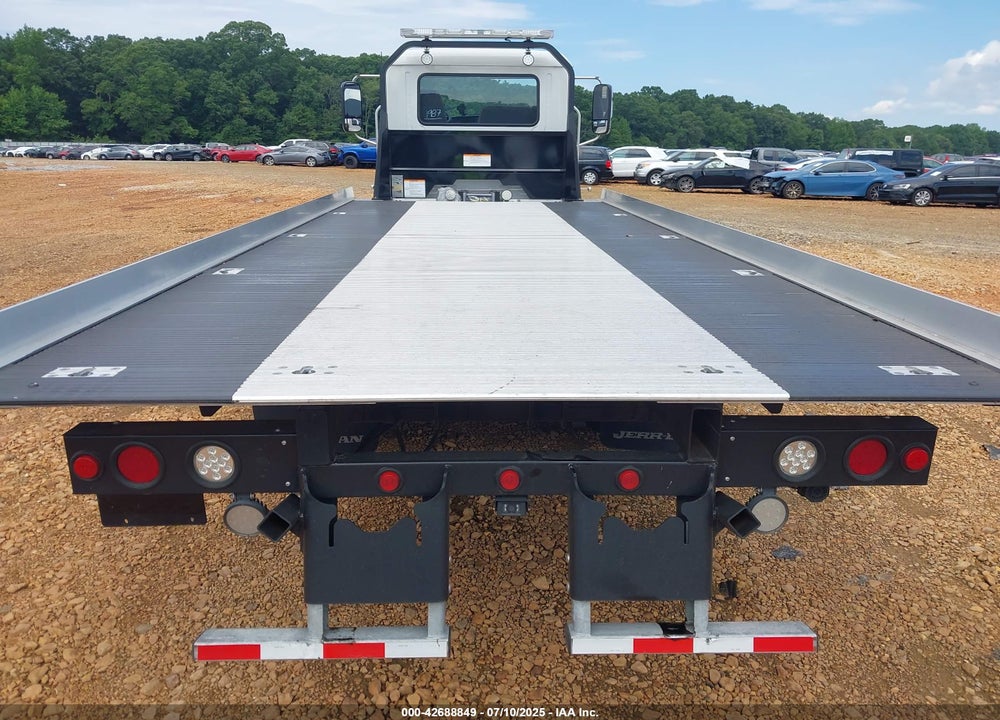 2024 MACK MD VIN: 1M2MDBAA9RS011987