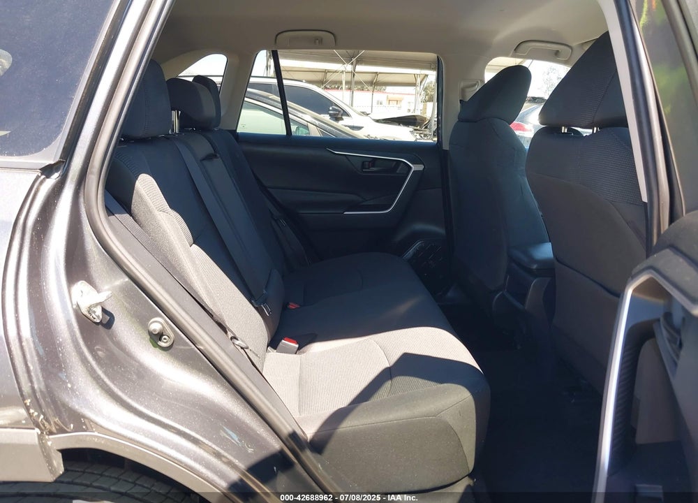 2019 TOYOTA RAV4 VIN: 2T3H1RFV1KW010588