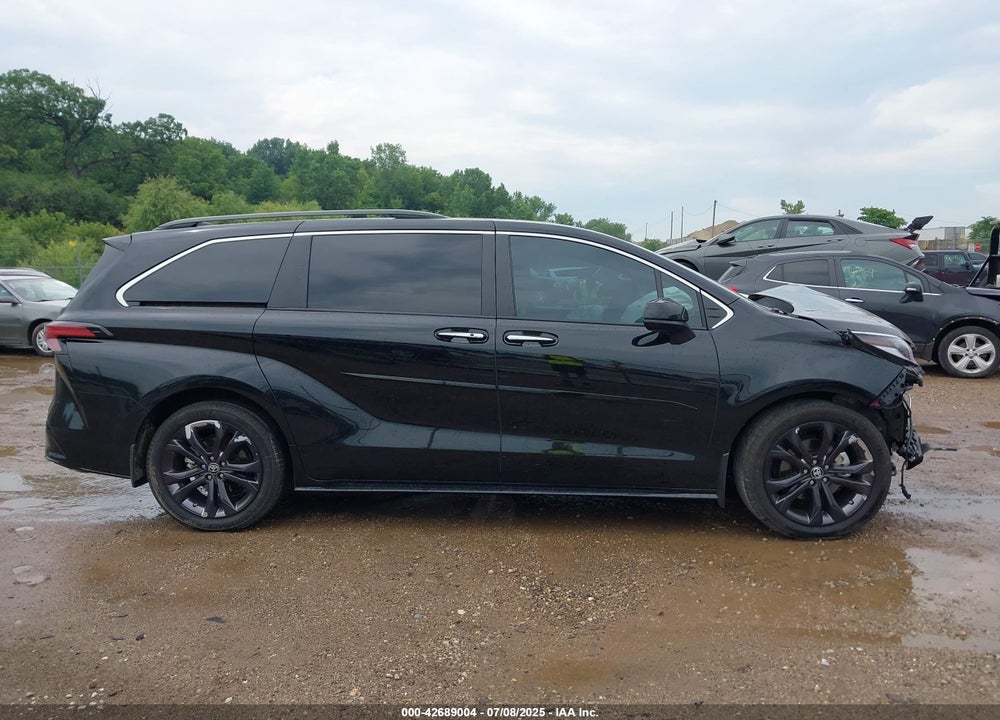 2024 TOYOTA SIENNA XSE VIN: 5TDDRKECXRS200609