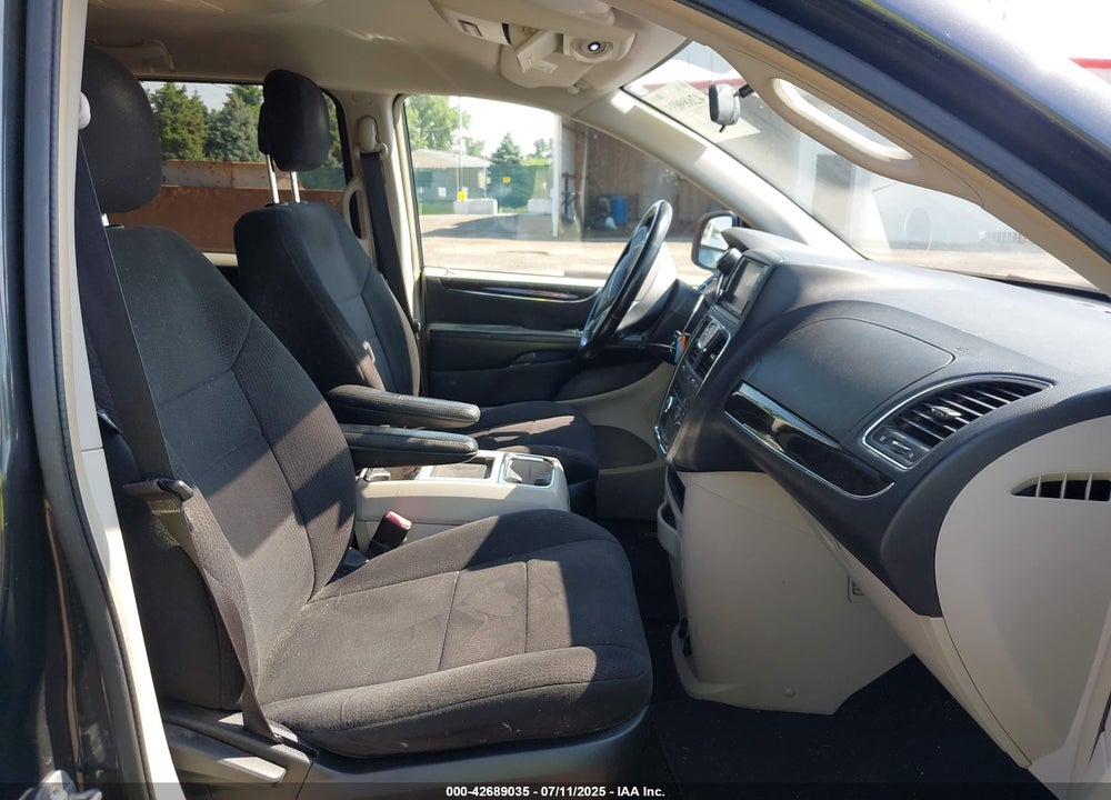 2011 CHRYSLER TOWN & COUNTRY TOURING VIN: 2A4RR5DG6BR677168