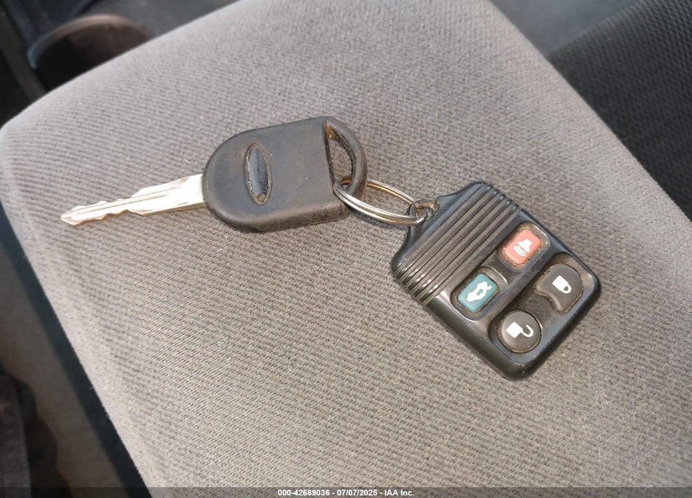 2004 FORD TAURUS SE VIN: 1FAFP53U74A153787