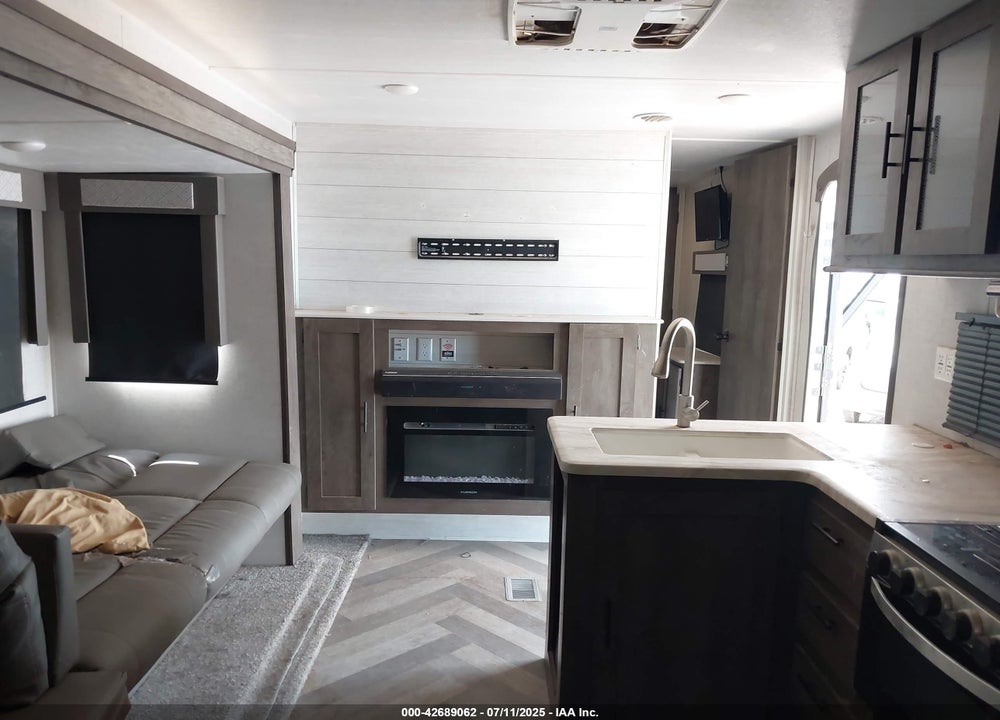 2021 SALEM OTHER VIN: 4X4TSMJ25M8067502