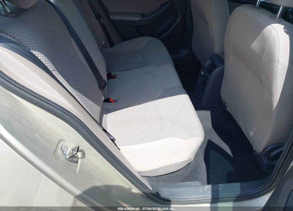 2014 VOLKSWAGEN JETTA VIN: 3VW2K7AJ7EM248945