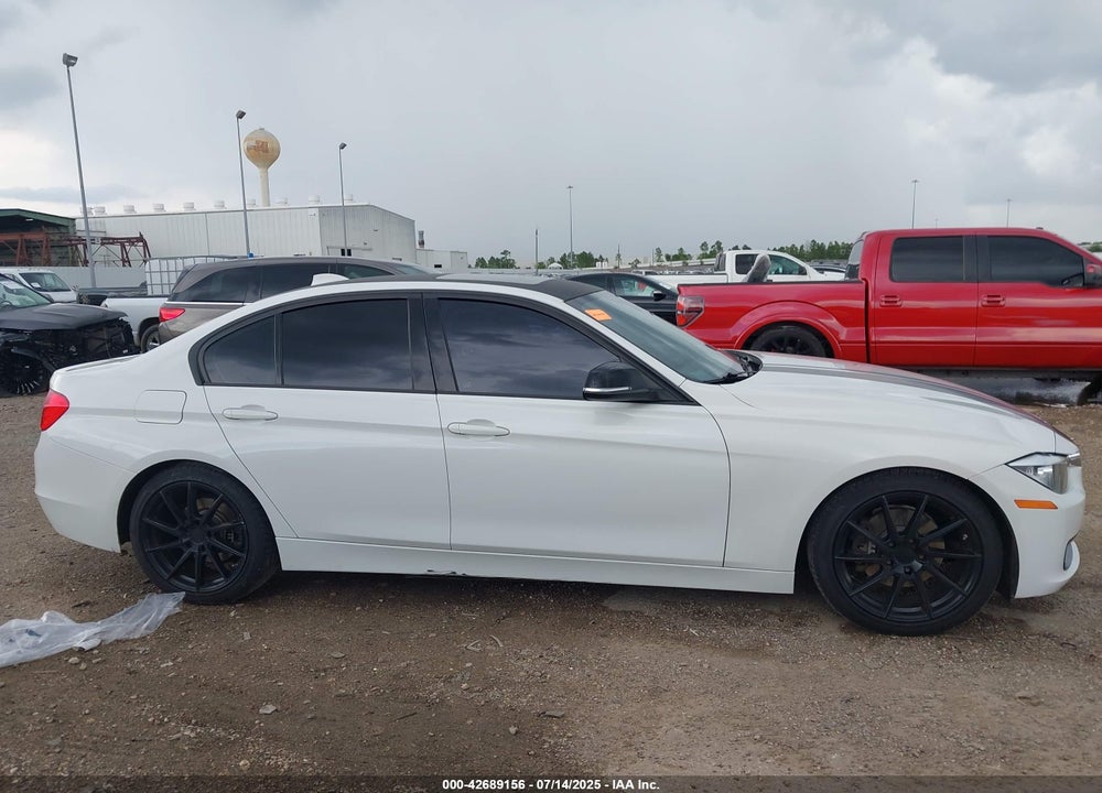 2012 BMW 3 SERIES VIN: WBA3A5G57CNP17623