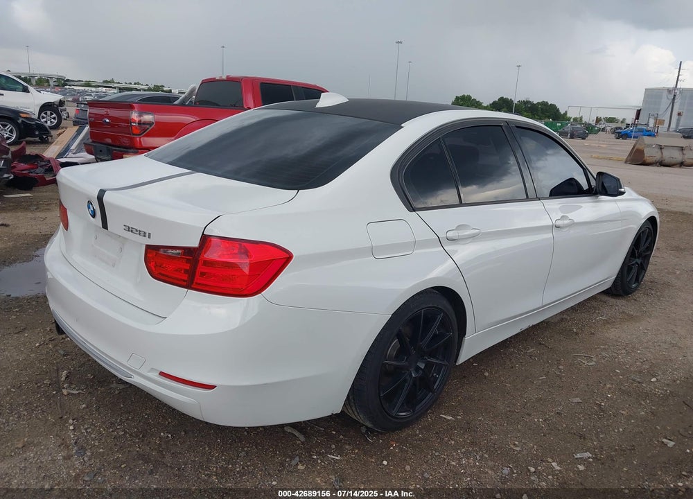 2012 BMW 3 SERIES VIN: WBA3A5G57CNP17623