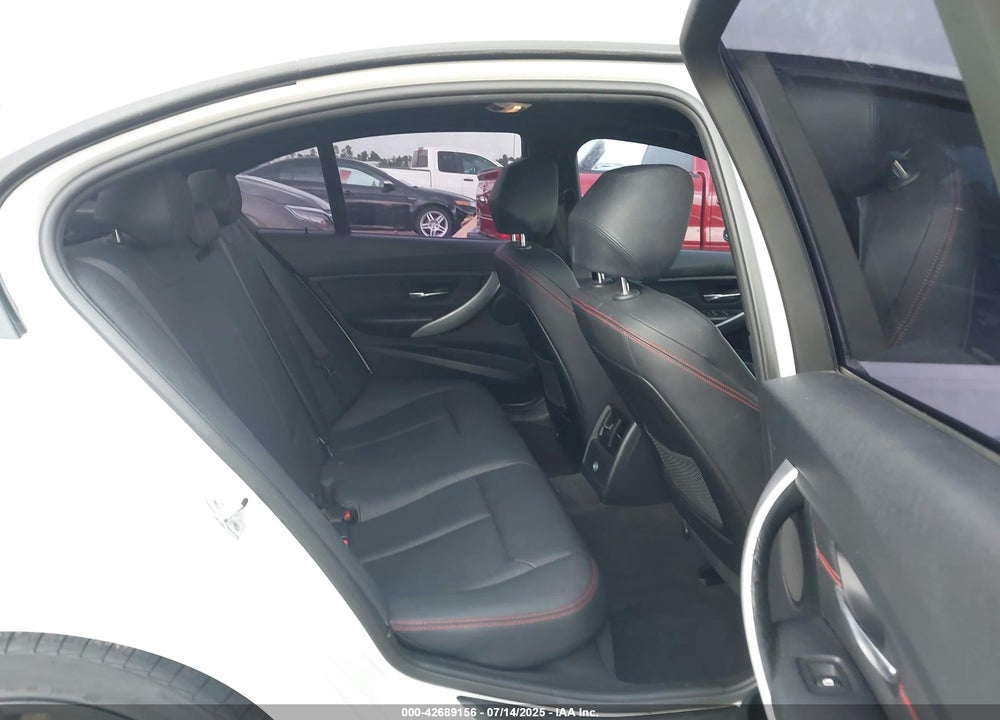2012 BMW 3 SERIES VIN: WBA3A5G57CNP17623