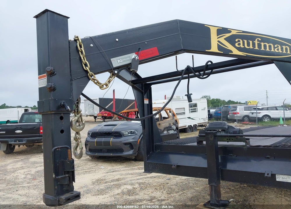 2023 KAUFMAN TRAILERS 35' DETACHABLE NECK TRAILER VIN: 7UZFL3526PL002688