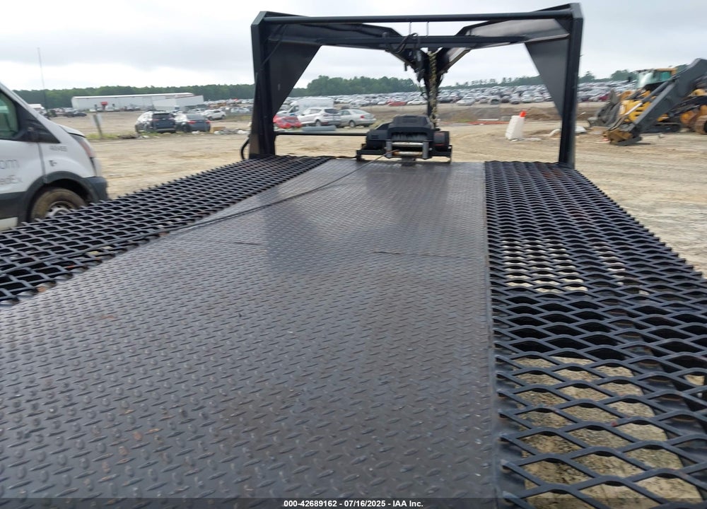 2023 KAUFMAN TRAILERS 35' DETACHABLE NECK TRAILER VIN: 7UZFL3526PL002688