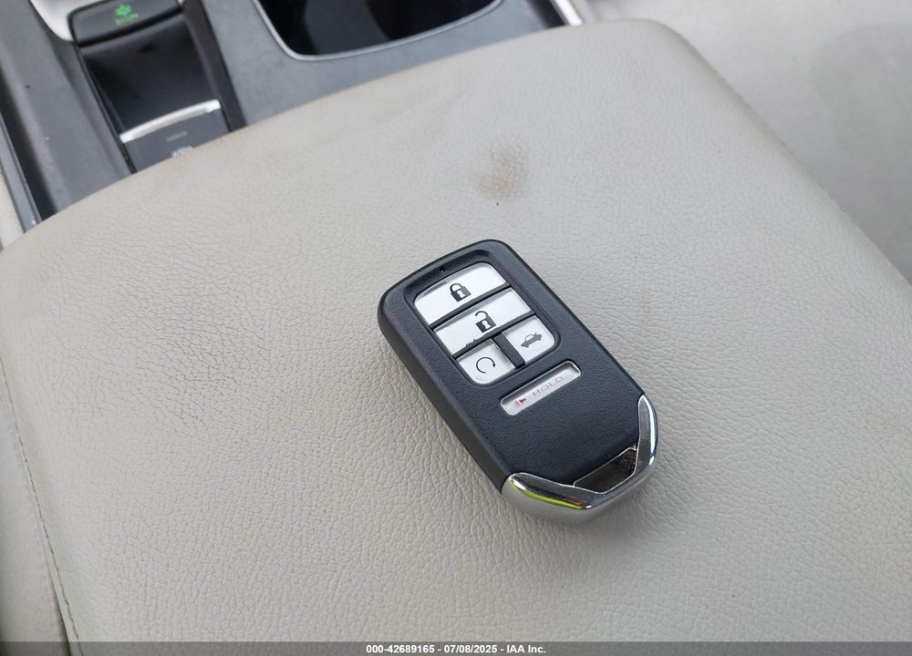 2018 HONDA ACCORD VIN: 1HGCV1F11JA205361