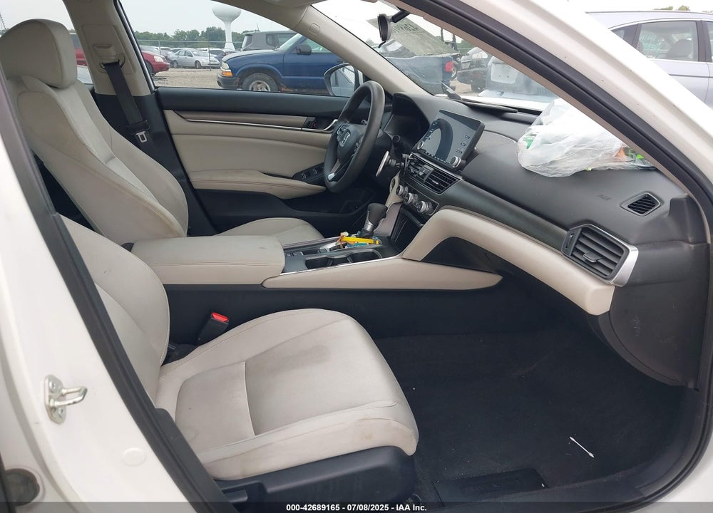 2018 HONDA ACCORD VIN: 1HGCV1F11JA205361