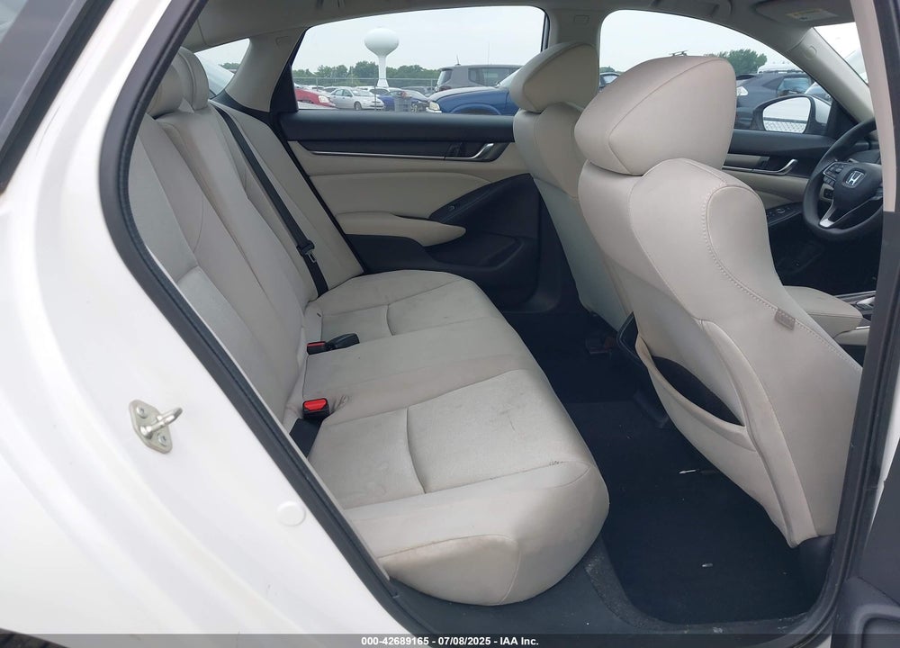 2018 HONDA ACCORD VIN: 1HGCV1F11JA205361