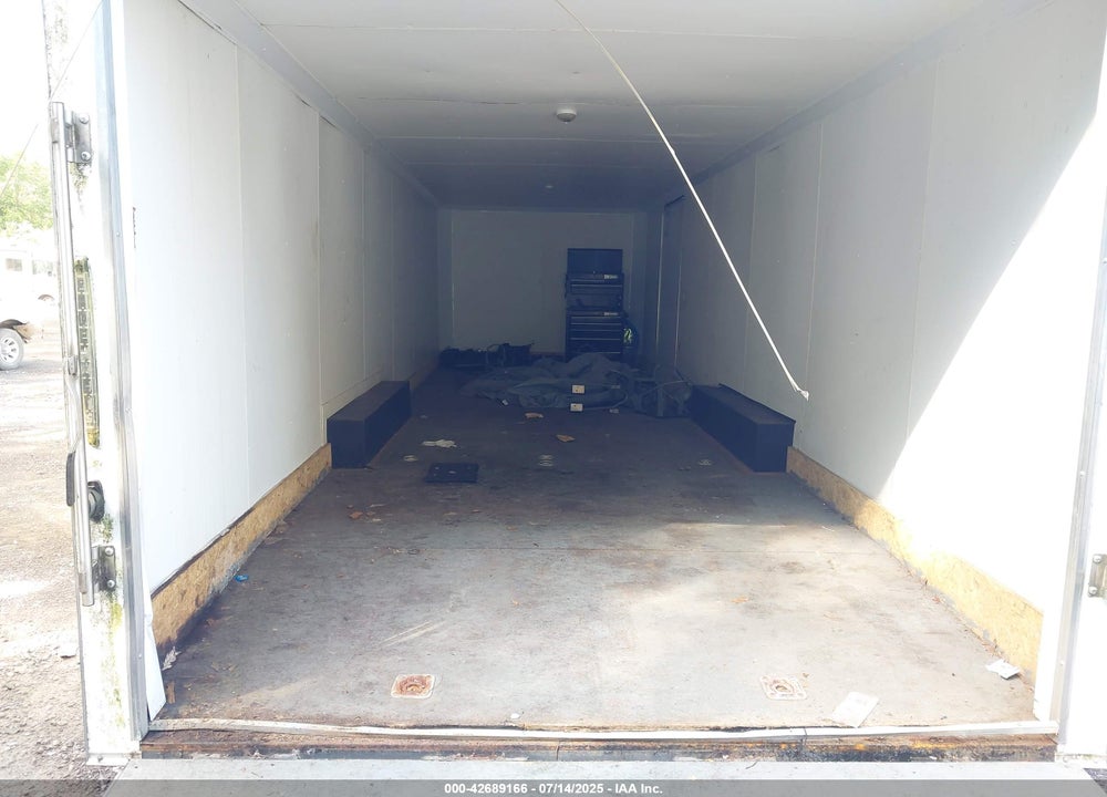2017 STEALTH 28 TRAILER VIN: 52LBE2821HE055707