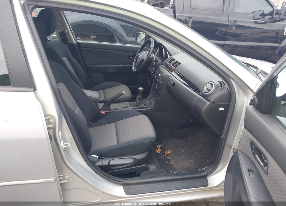 2006 MAZDA 3 I VIN: JM1BK32F861542648