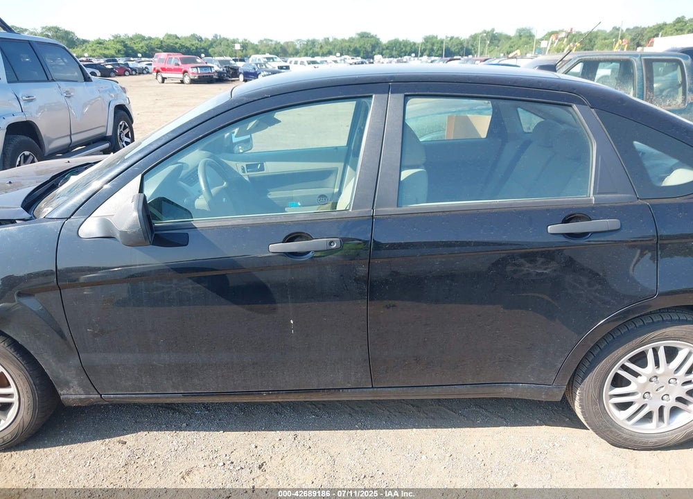 2011 FORD FOCUS VIN: 1FAHP3FN1BW139689