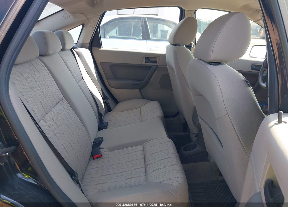 2011 FORD FOCUS VIN: 1FAHP3FN1BW139689