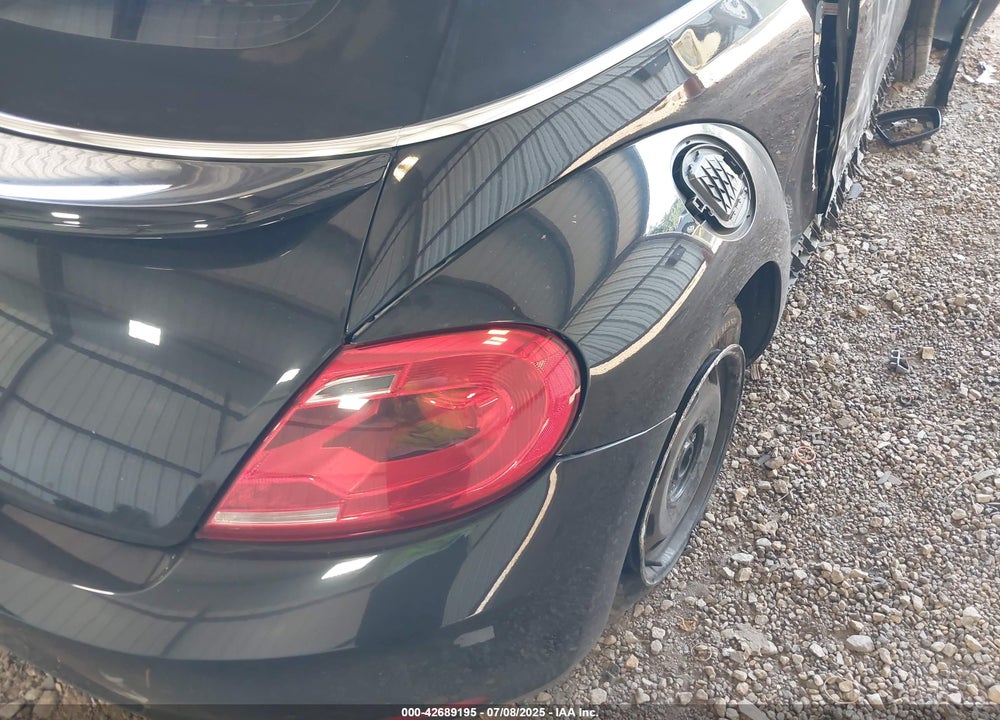 2015 VOLKSWAGEN BEETLE 1.8T VIN: 3VW517AT4FM812327