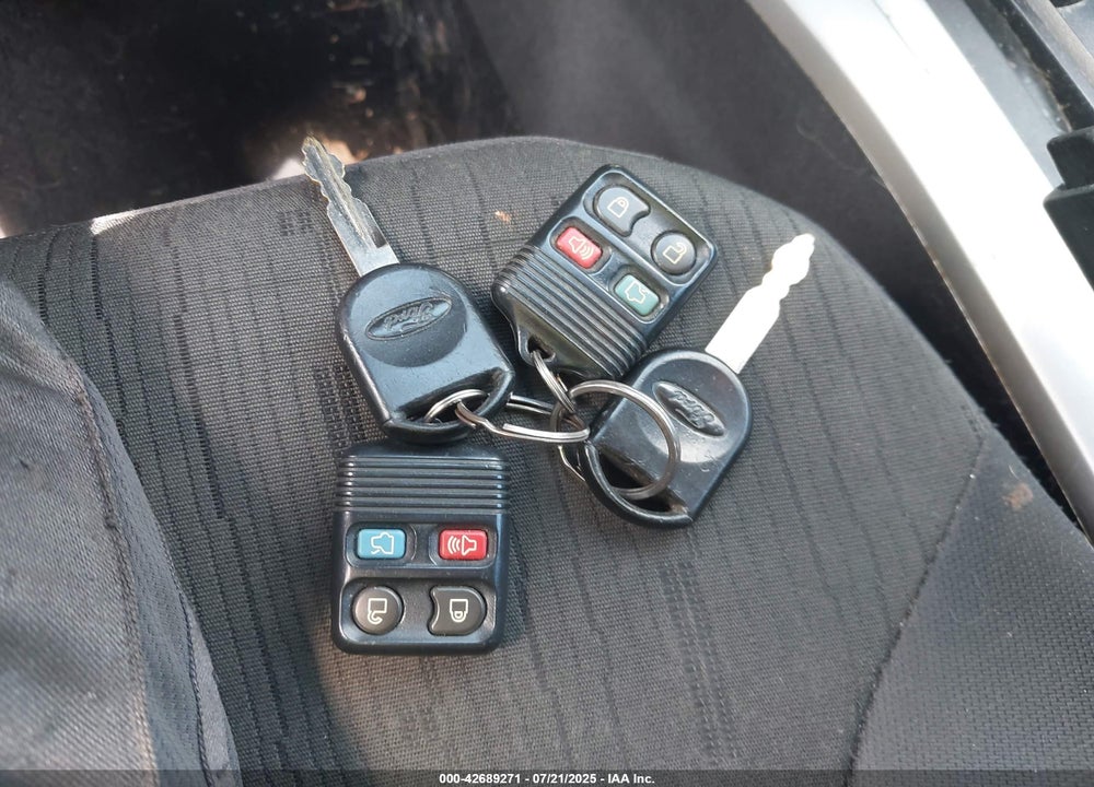 2011 FORD FOCUS SE VIN: 1FAHP3FN8BW188355