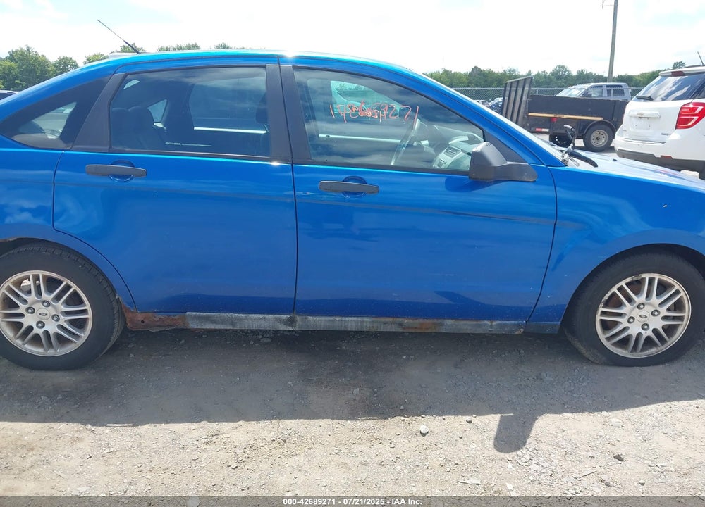 2011 FORD FOCUS SE VIN: 1FAHP3FN8BW188355