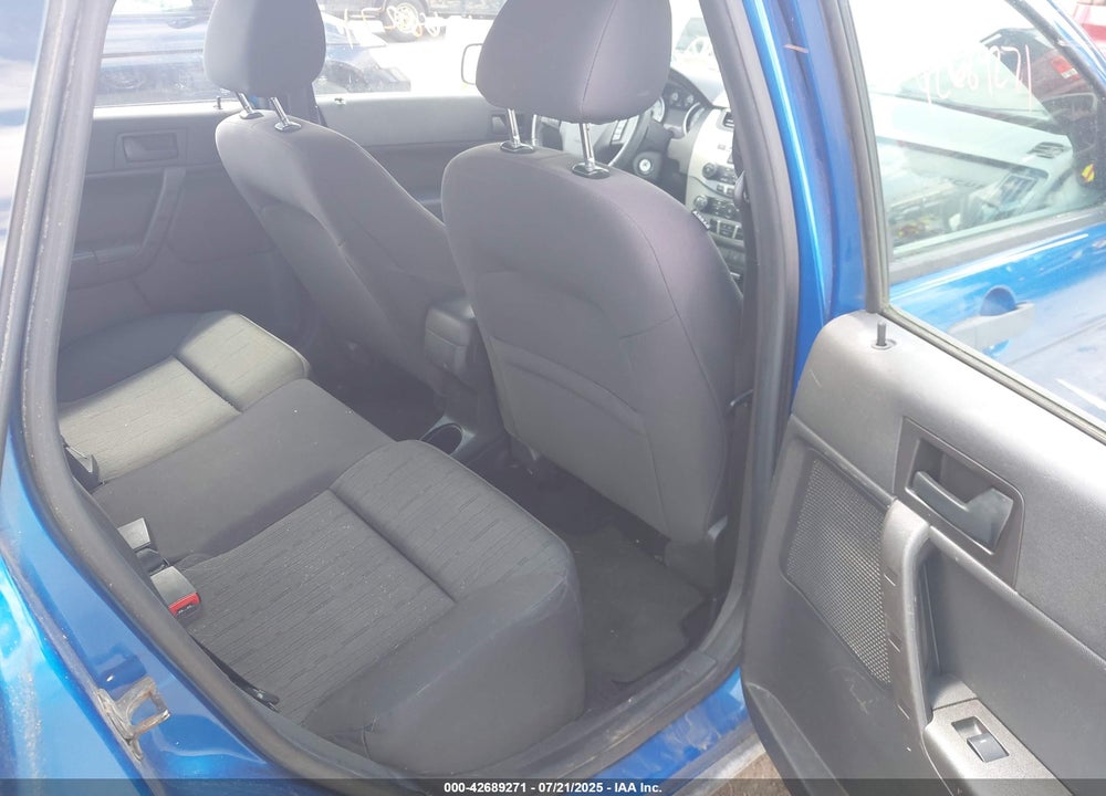 2011 FORD FOCUS SE VIN: 1FAHP3FN8BW188355