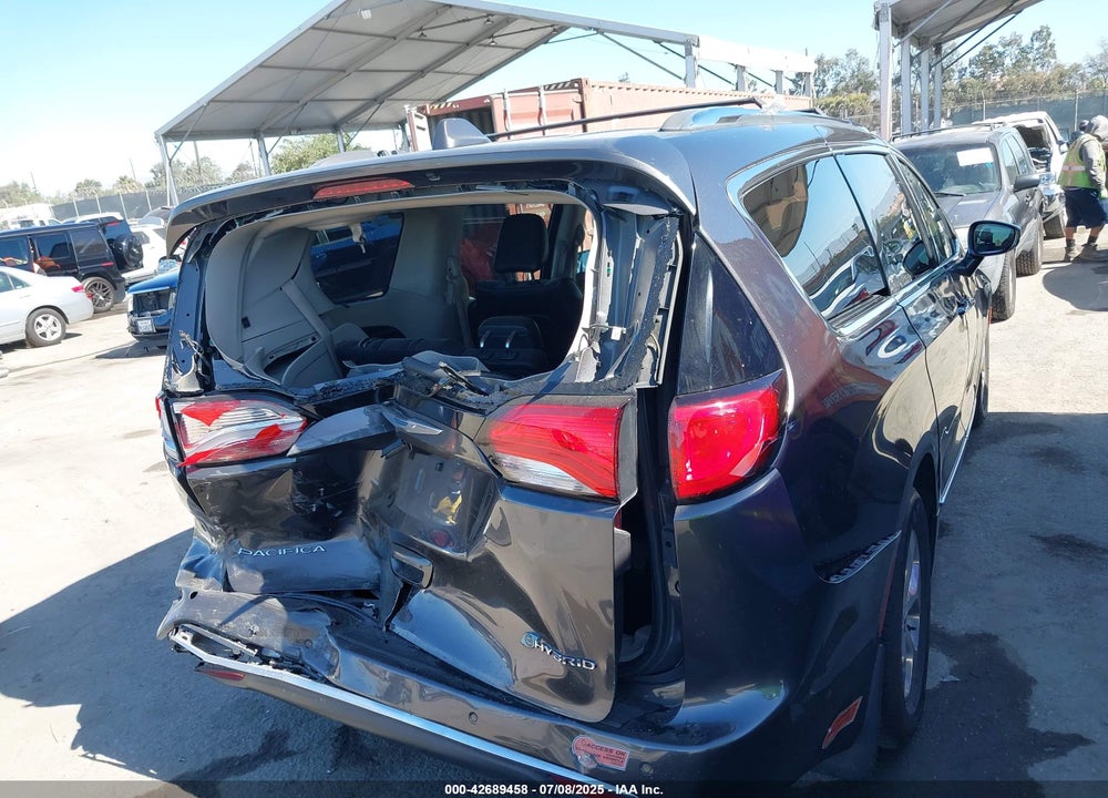 2018 CHRYSLER PACIFICA VIN: 2C4RC1N77JR230233