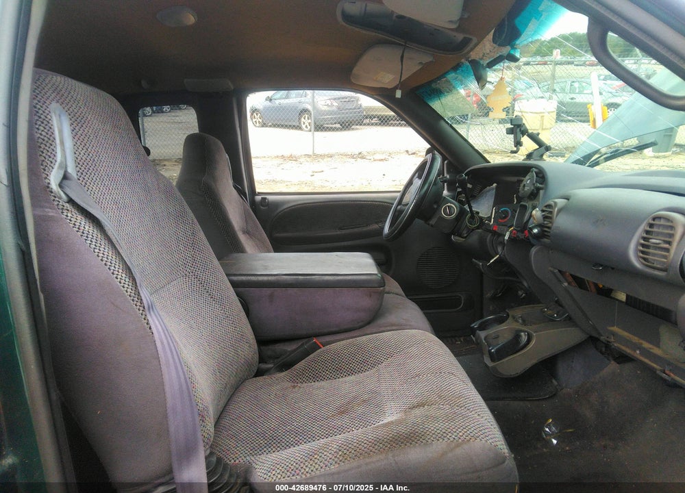 2001 DODGE RAM 1500 VIN: 1B7HC13Y61J545665