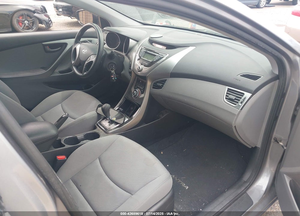 2013 HYUNDAI ELANTRA VIN: KMHDH4AE7DU535378
