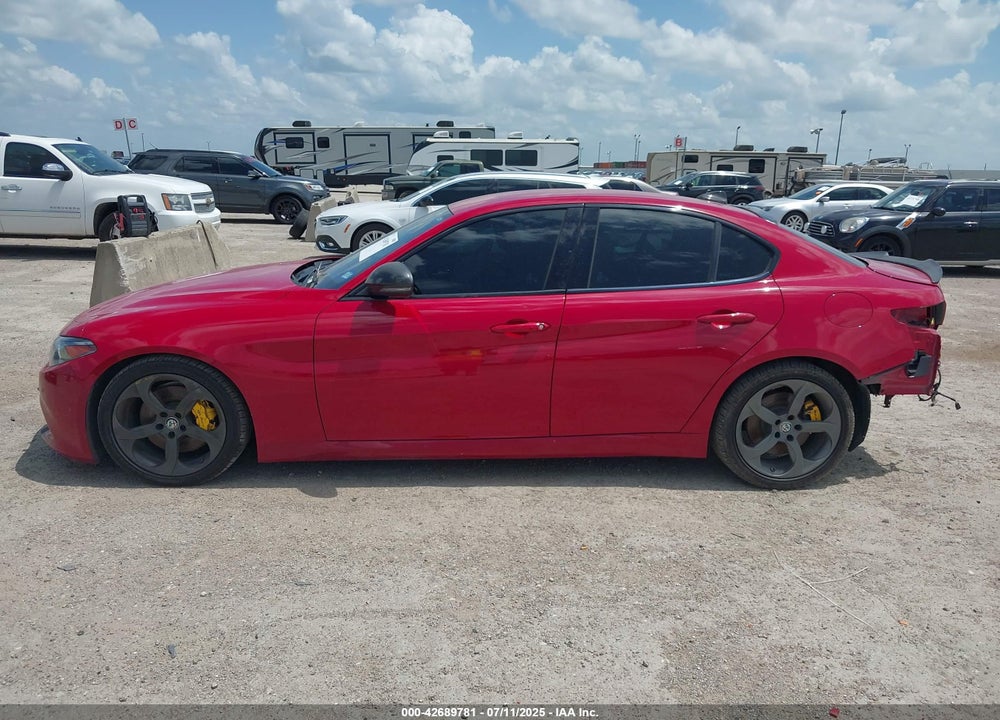 2017 ALFA ROMEO GIULIA VIN: ZARFAECN5H7556695