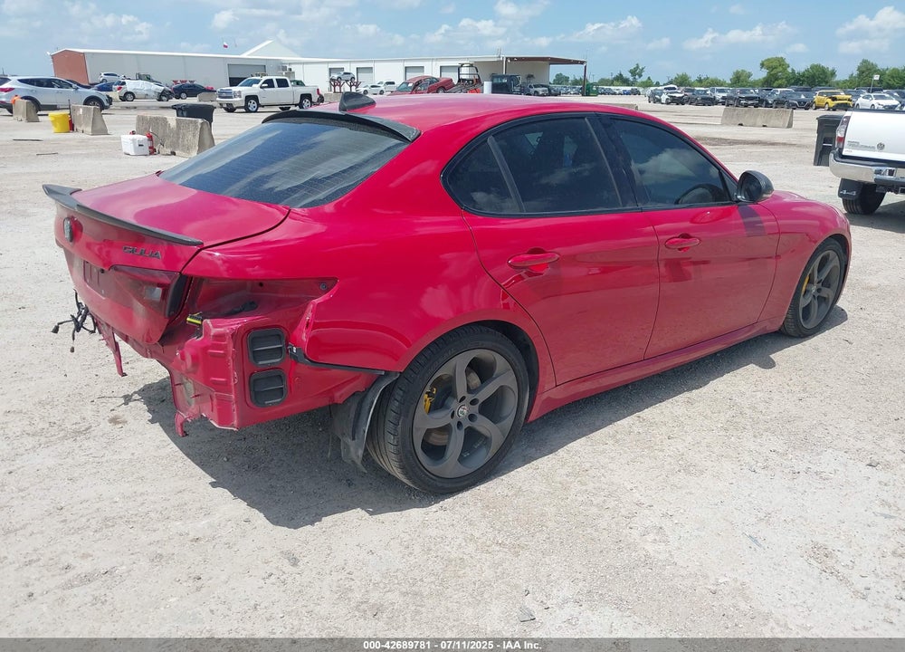 2017 ALFA ROMEO GIULIA VIN: ZARFAECN5H7556695