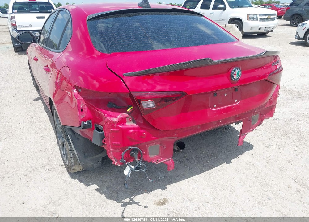 2017 ALFA ROMEO GIULIA VIN: ZARFAECN5H7556695