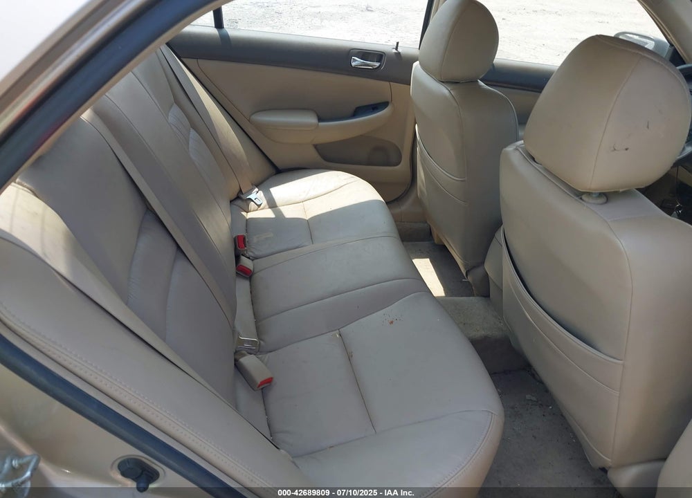2007 HONDA ACCORD VIN: 1HGCM56157A064569