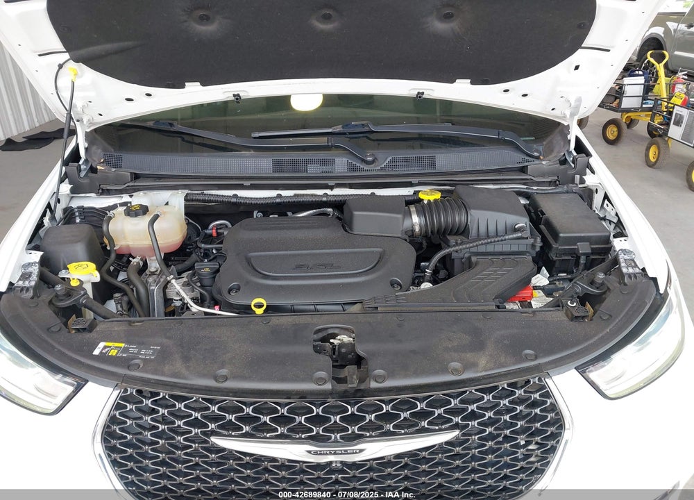 2021 CHRYSLER PACIFICA TOURING L VIN: 2C4RC1BGXMR584613