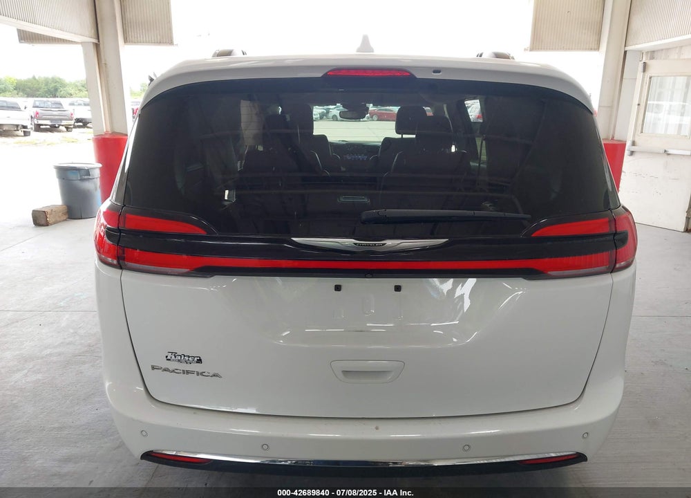 2021 CHRYSLER PACIFICA TOURING L VIN: 2C4RC1BGXMR584613