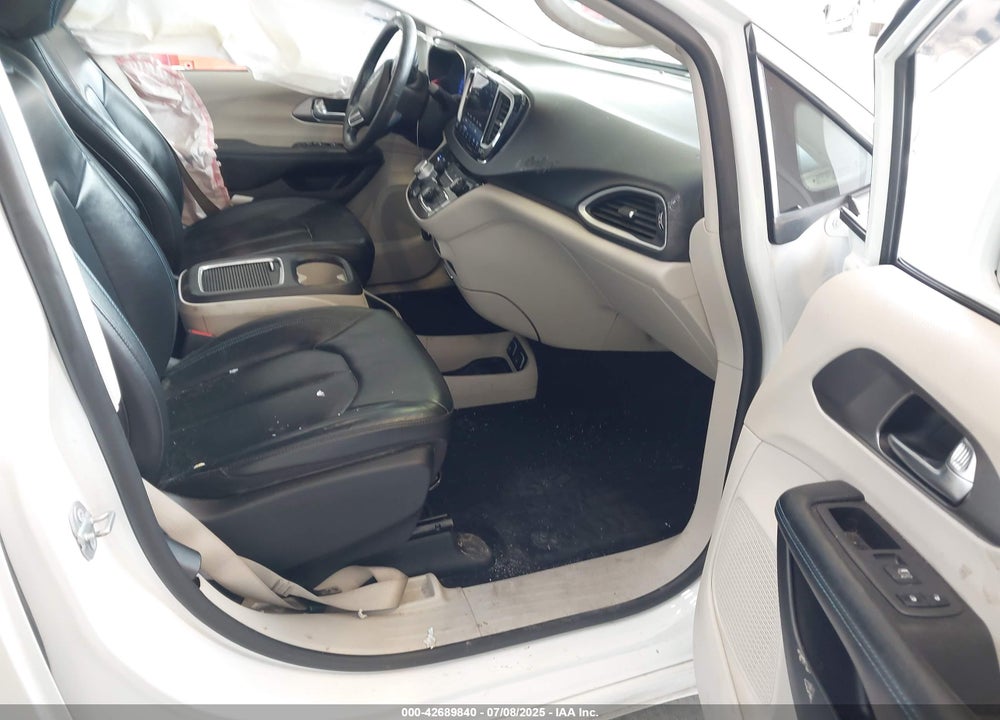 2021 CHRYSLER PACIFICA TOURING L VIN: 2C4RC1BGXMR584613