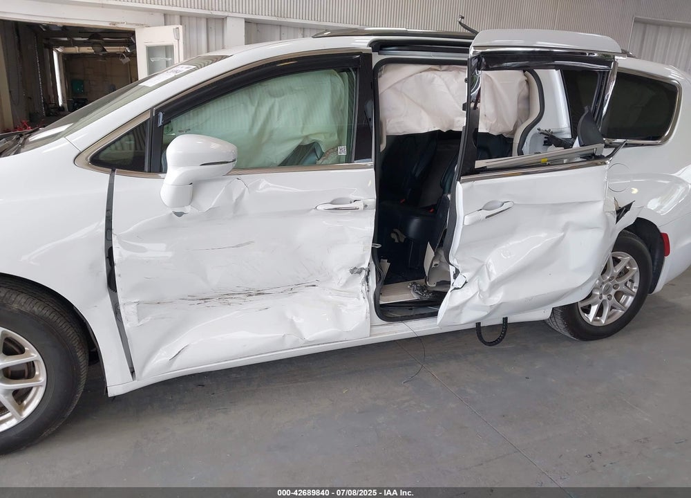 2021 CHRYSLER PACIFICA TOURING L VIN: 2C4RC1BGXMR584613