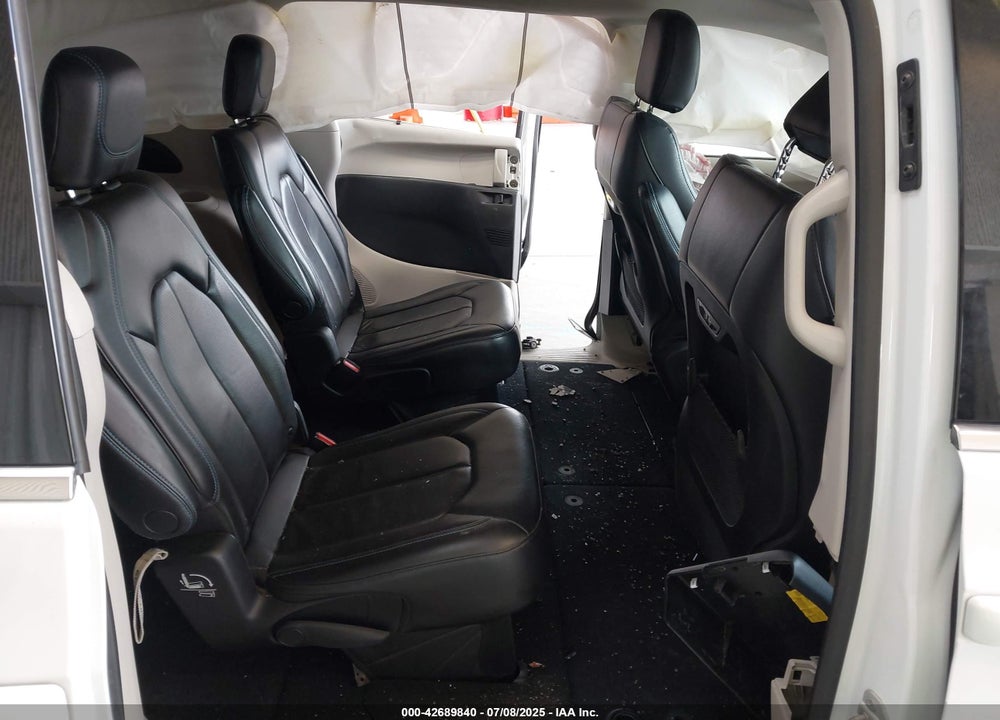 2021 CHRYSLER PACIFICA TOURING L VIN: 2C4RC1BGXMR584613