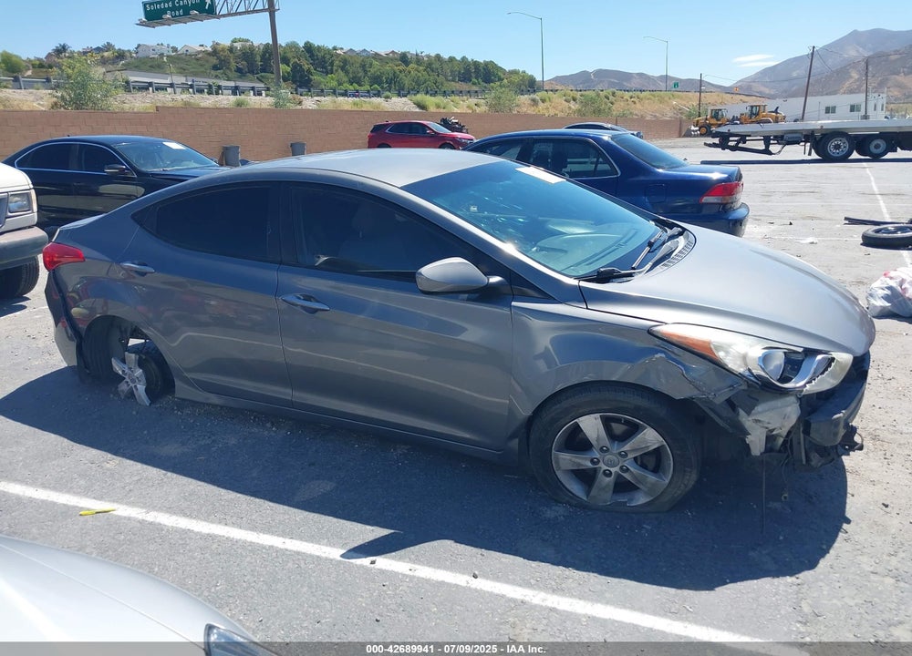 2013 HYUNDAI ELANTRA VIN: 5NPDH4AE1DH274490