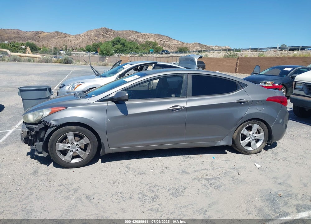 2013 HYUNDAI ELANTRA VIN: 5NPDH4AE1DH274490