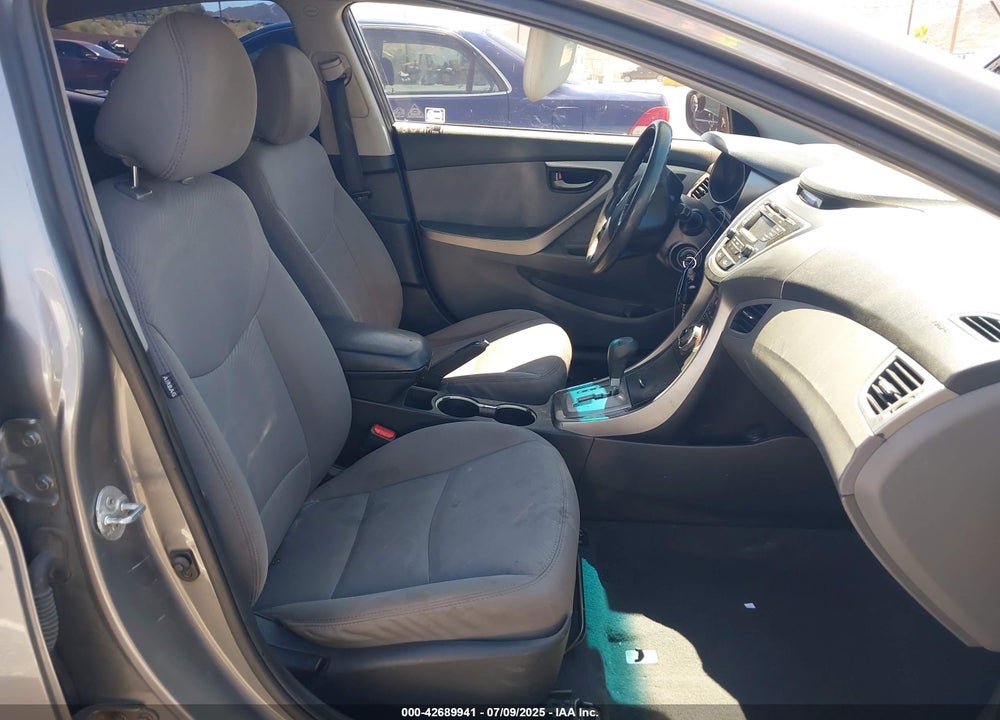 2013 HYUNDAI ELANTRA VIN: 5NPDH4AE1DH274490