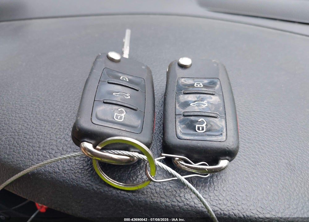 2013 VOLKSWAGEN JETTA VIN: 3VWDP7AJ6DM356188