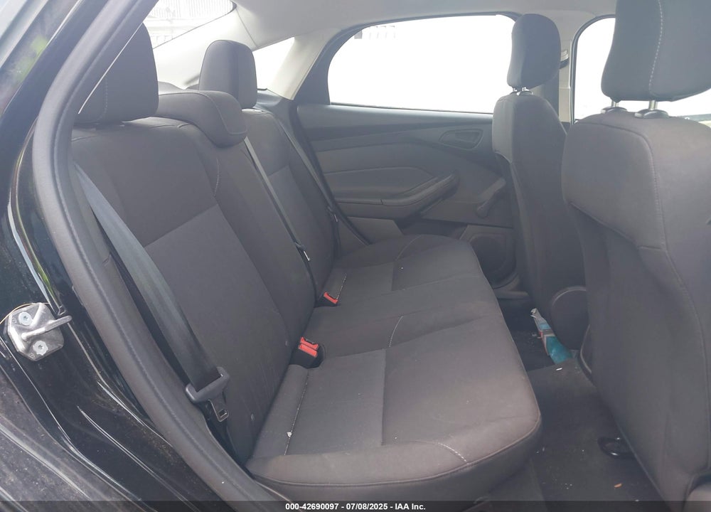 2015 FORD FOCUS S VIN: 1FADP3E20FL280640