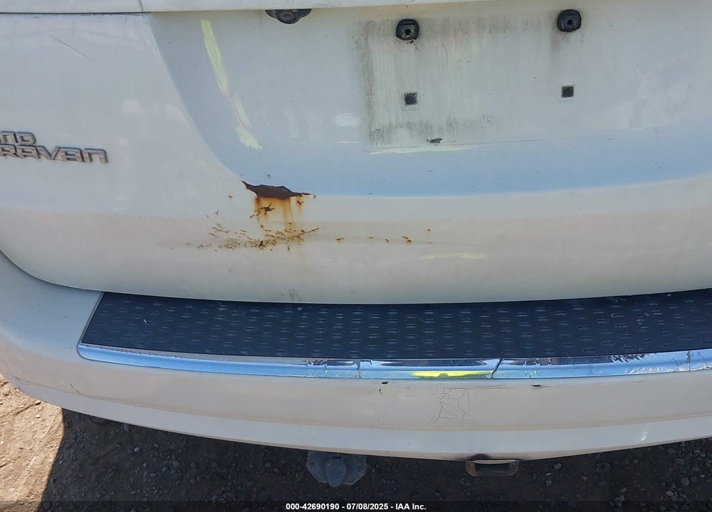 2011 DODGE GRAND CARAVAN CREW VIN: 2D4RN5DG9BR662524