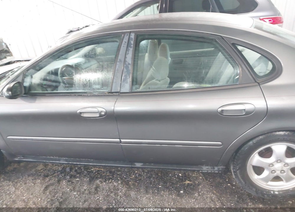 2005 FORD TAURUS SE VIN: 1FAHP532X5A286309