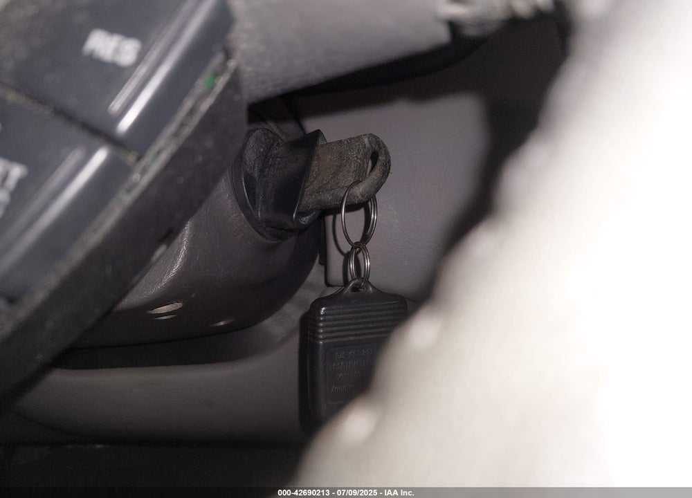 2005 FORD TAURUS SE VIN: 1FAHP532X5A286309