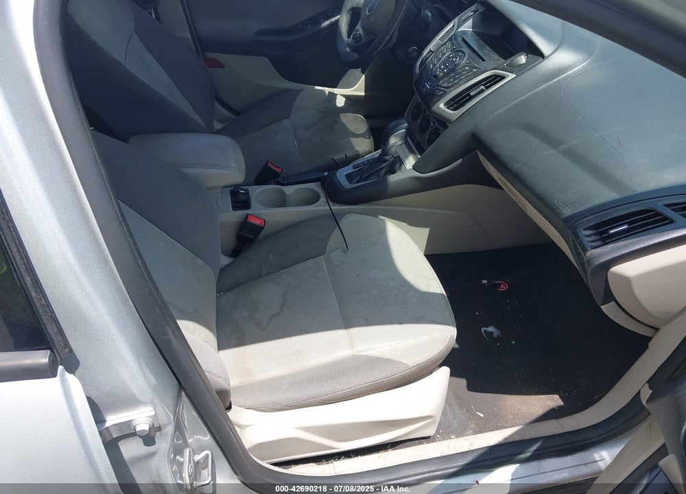2014 FORD FOCUS VIN: 1FADP3F21EL242301