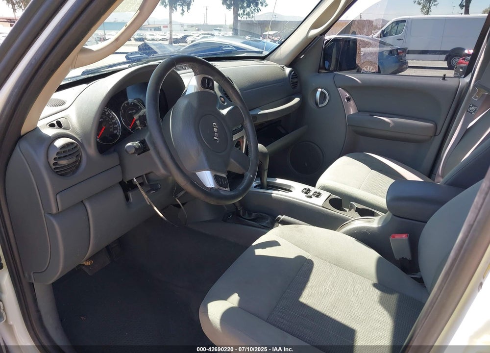 2006 JEEP LIBERTY VIN: 1J4GL58K56W183758