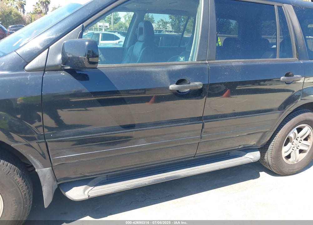 2005 HONDA PILOT EX-L VIN: 2HKYF18695H561081