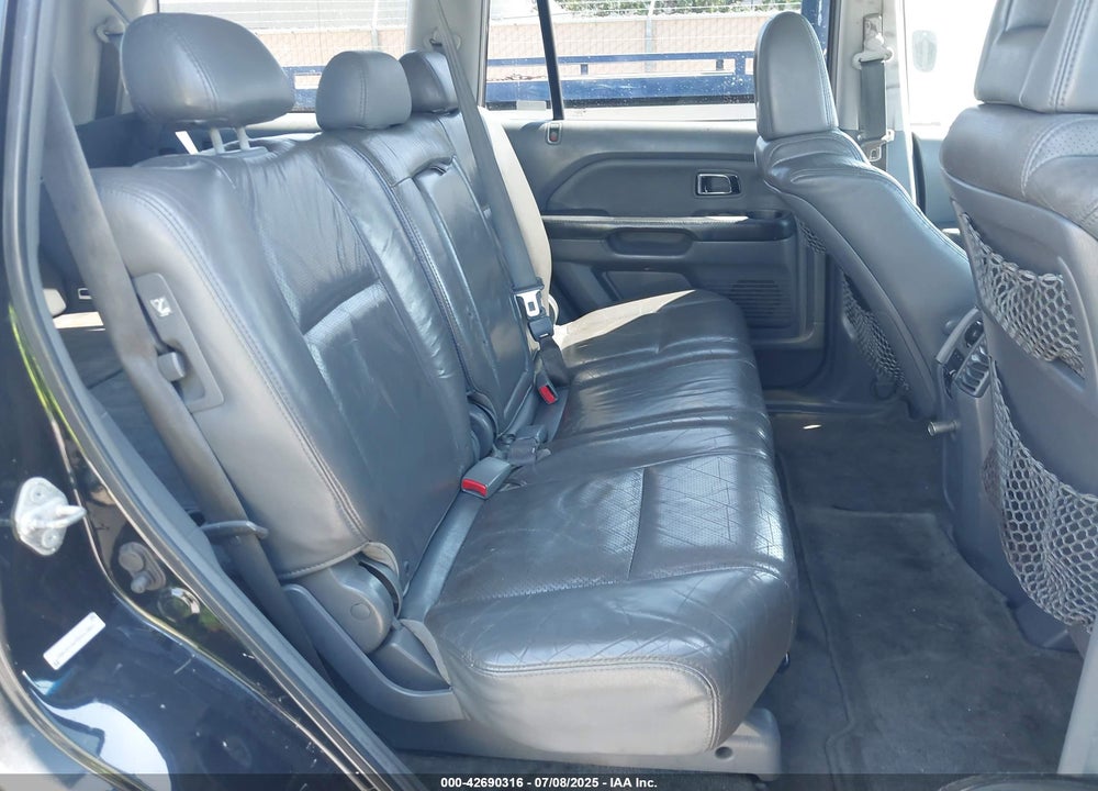 2005 HONDA PILOT EX-L VIN: 2HKYF18695H561081