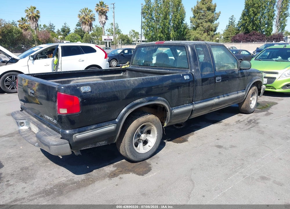 1998 CHEVROLET S-10 LS FLEETSIDE VIN: 1GCCS1946W8142849