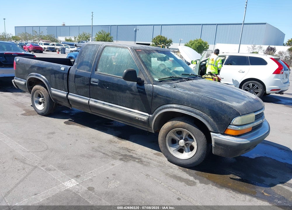 1998 CHEVROLET S-10 LS FLEETSIDE VIN: 1GCCS1946W8142849